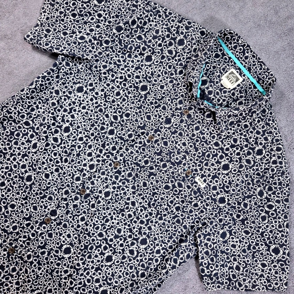 Reef‎ Button Down Shirt Mens Small Navy Blue Excellent Geometric Circle Print